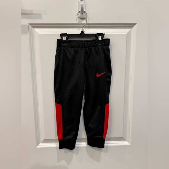 Nike Red and Black Athletic Set - Picture 4 of 6